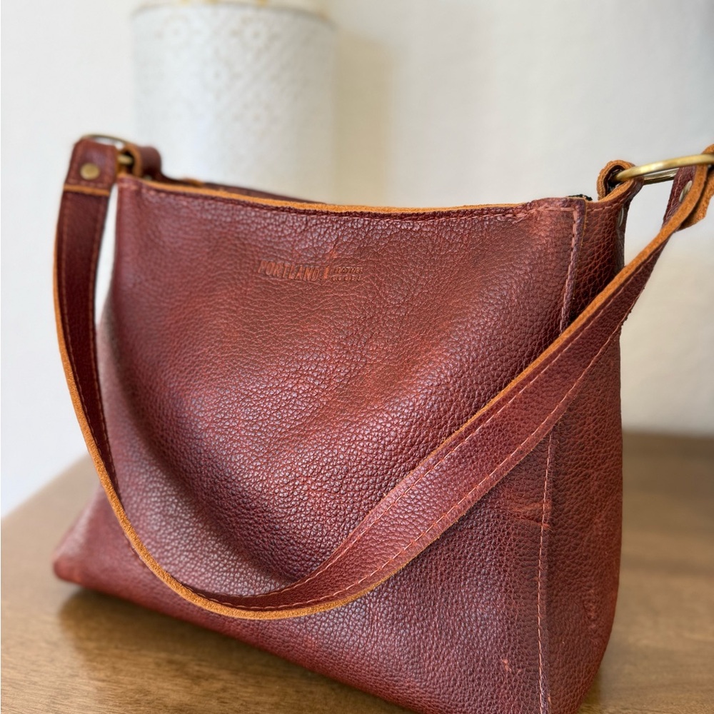 Portland Leather Nutmeg Triangle - Picture 2 of 10
